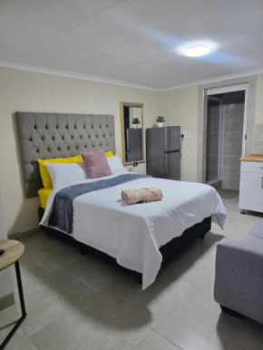 Peshline Guest House Unit 0